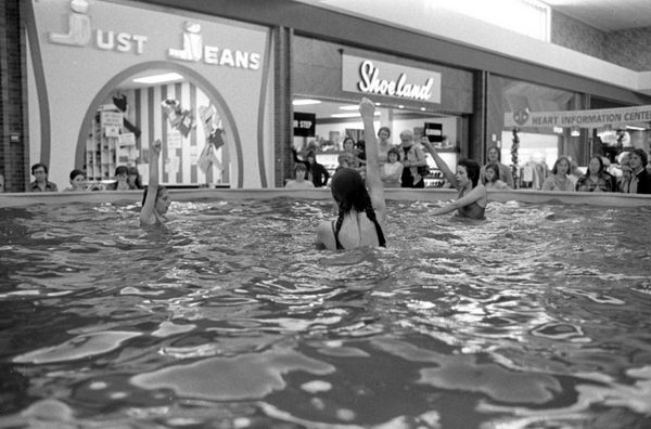 Westwood Mall - Old Photo Of Mall (newer photo)